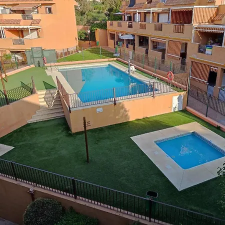 Con Gran Terraza A 50 M De La Playa * San Luis de Sabinillas